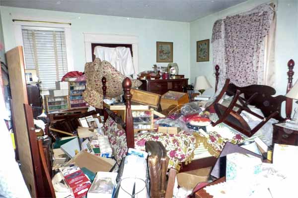 Daytona Beach home improvement ideas include de-cluttering the house in preparation for selling it.